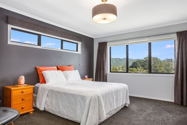 Photo of property in 4 The Fjord, Aotea, Porirua, 5024