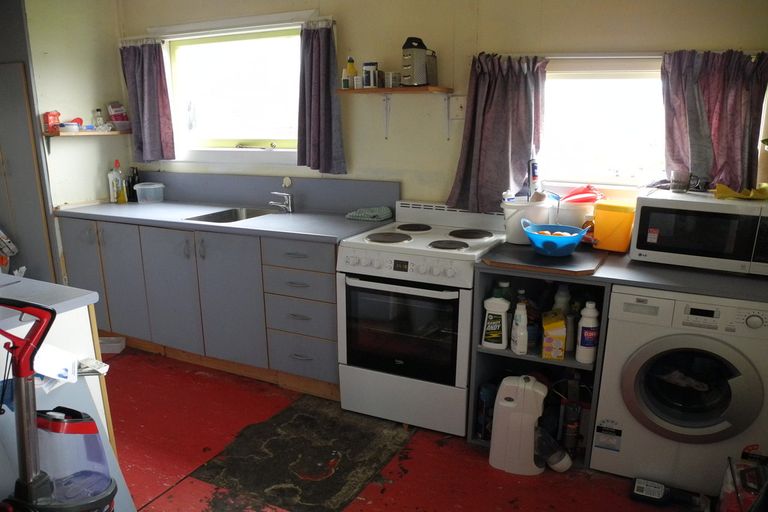 Photo of property in 12 James Street, Waimate, 7980