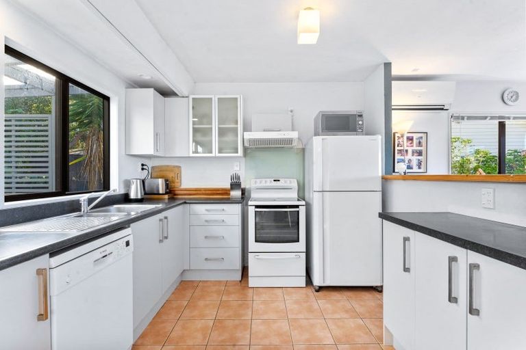 Photo of property in 45 Stillwater Crescent, Stillwater, Silverdale, 0993