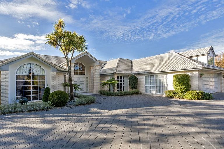 Photo of property in 278 Cascades Road, Botany Downs, Auckland, 2010