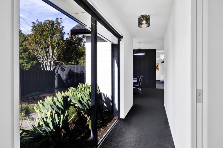 Photo of property in 14 Brooklands Road, Brooklands, New Plymouth, 4310