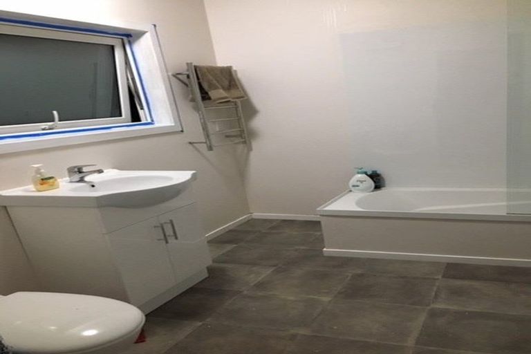 Photo of property in 2/74 Homebush Road, Khandallah, Wellington, 6035