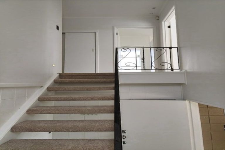 Photo of property in 40 Velma Road, Hillcrest, Auckland, 0627