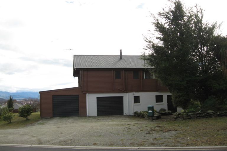 Photo of property in 1 Mulberry Lane, Wanaka, 9305