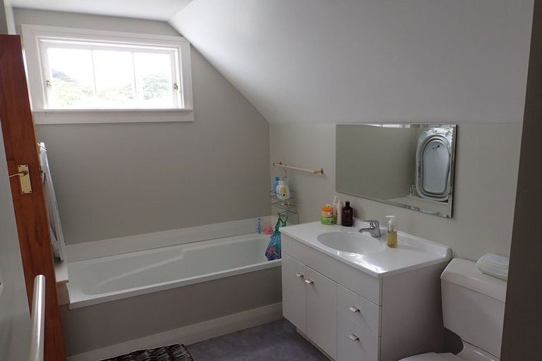 Photo of property in 10 Somerset Avenue, Newtown, Wellington, 6021