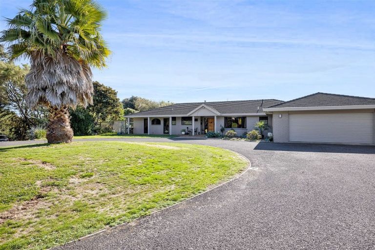 Photo of property in 1343 Devon Road, Brixton, Waitara, 4382