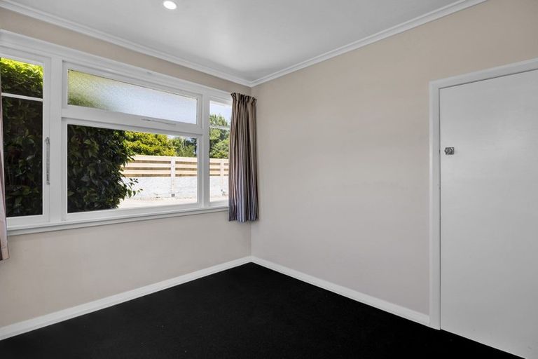 Photo of property in 1/9 Tarahua Road, Vogeltown, New Plymouth, 4310