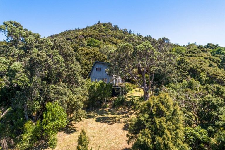 Photo of property in 102 Waihirere Drive, Tuateawa, Coromandel, 3583