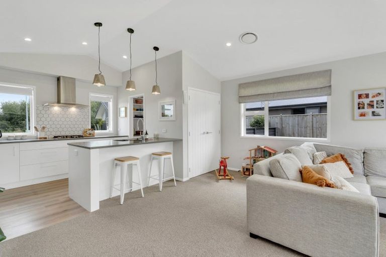 Photo of property in 70 Feist Street, Carterton, 5713