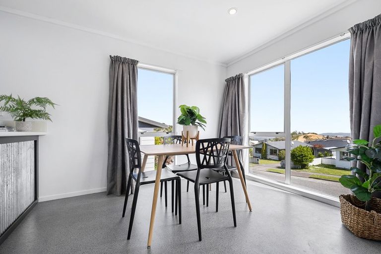 Photo of property in 16 Kaitangata Crescent, Kelson, Lower Hutt, 5010