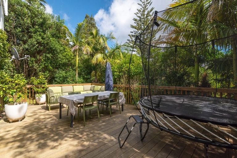 Photo of property in 2/35a Rangatira Road, Beach Haven, Auckland, 0626