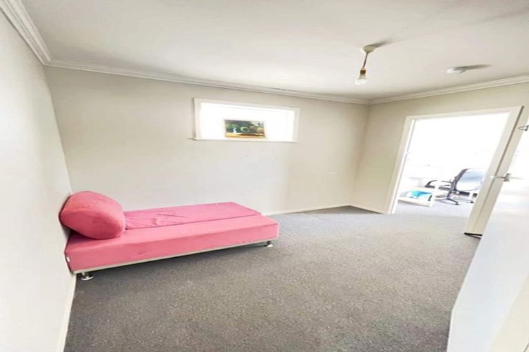 Photo of property in 10 Oxford Road, Manurewa, Auckland, 2102
