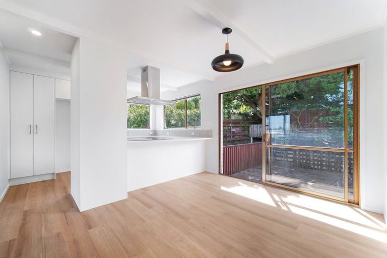 Photo of property in 2 Icarus Place, Half Moon Bay, Auckland, 2012