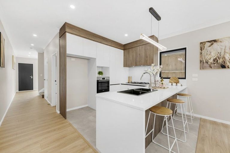 Photo of property in 3 Ripa Street, Flat Bush, Auckland, 2019