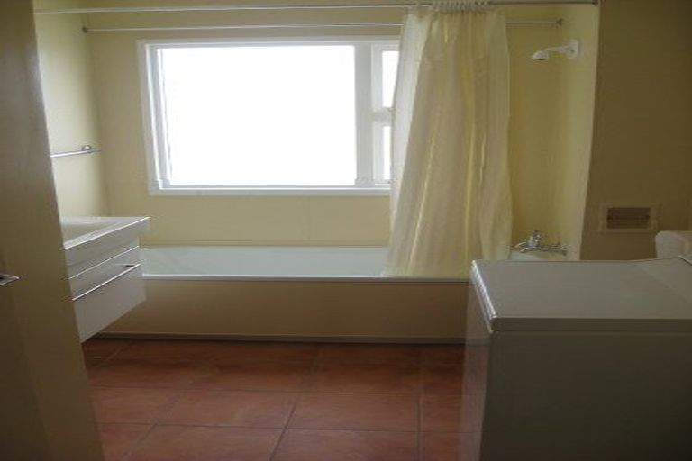 Photo of property in 7/4 Scarborough Terrace, Mount Victoria, Wellington, 6011