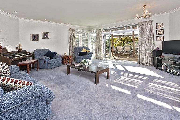 Photo of property in 278 Cascades Road, Botany Downs, Auckland, 2010