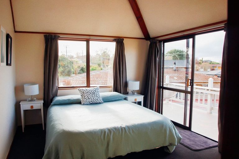 Photo of property in 36a Colwill Road, Massey, Auckland, 0614