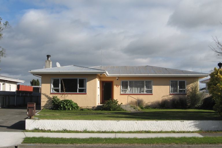 Photo of property in 27 Shackleton Street, Maraenui, Napier, 4110