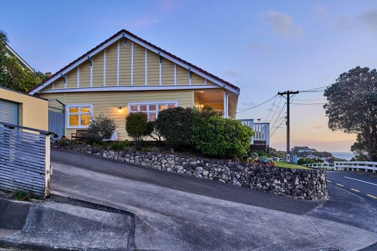 Photo of property in 133 Melbourne Road, Island Bay, Wellington, 6023