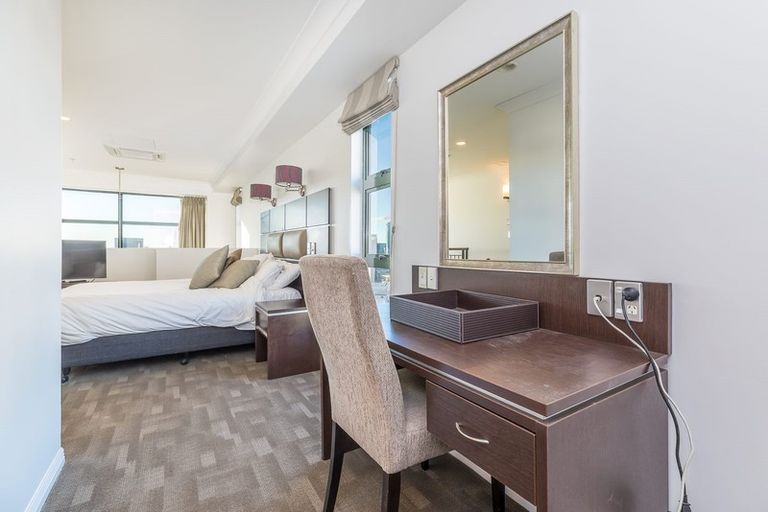 Photo of property in The Duxton Hotel Apartments, 6p/100 Greys Avenue, Auckland Central, Auckland, 1010
