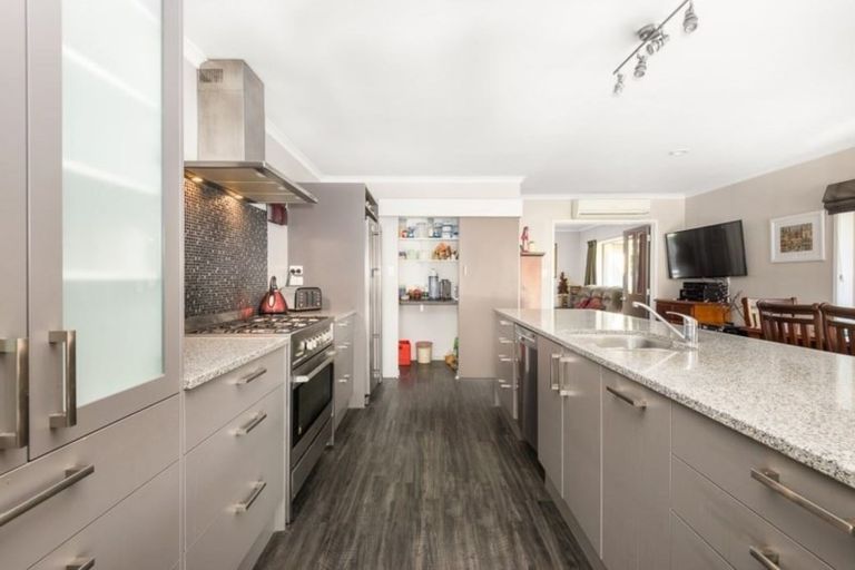 Photo of property in 121 Warrington Street, Mairehau, Christchurch, 8013