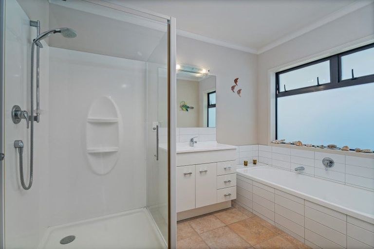 Photo of property in 38 Kupe Drive, Whitianga, 3510