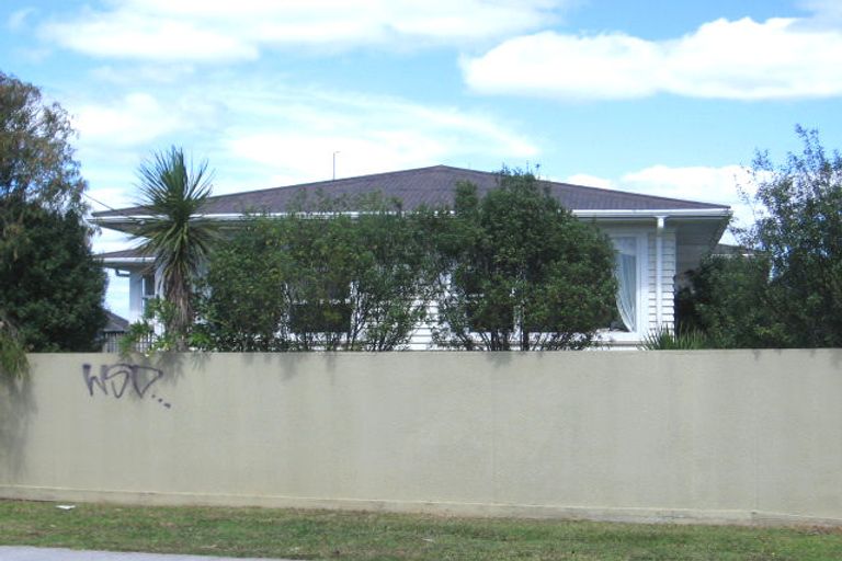 Photo of property in 34 Knights Road, Rothesay Bay, Auckland, 0630