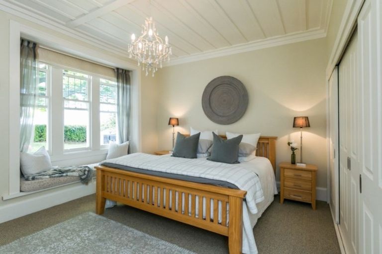 Photo of property in 2 Gillean Street, Havelock North, 4130