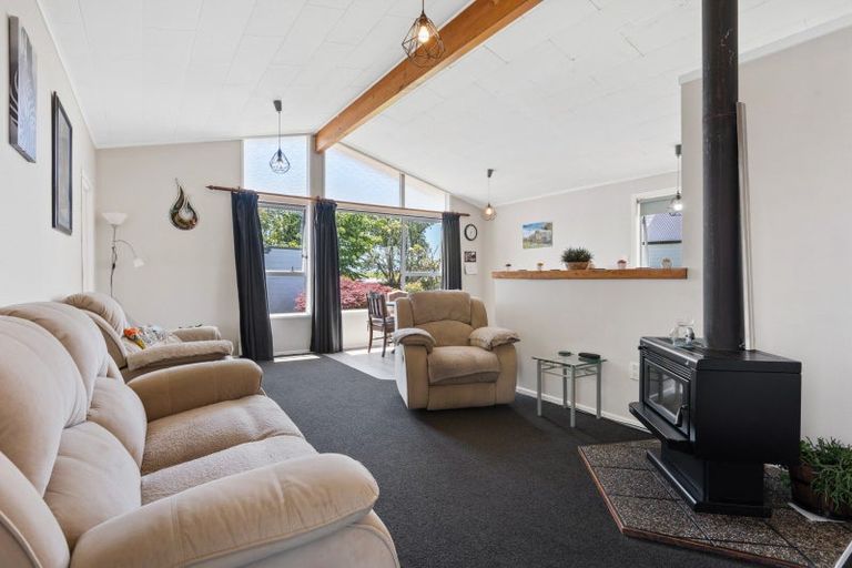 Photo of property in 5 Newbury Place, Waitara, 4320