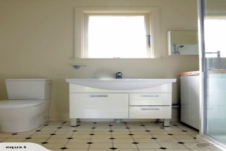 Photo of property in 2 Shirley Place, Kenmure, Dunedin, 9011