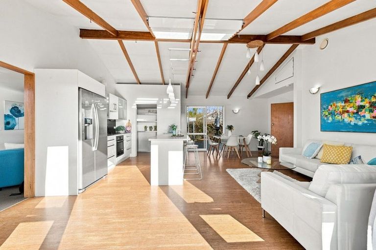 Photo of property in 11 Oban Place, Woolston, Christchurch, 8062