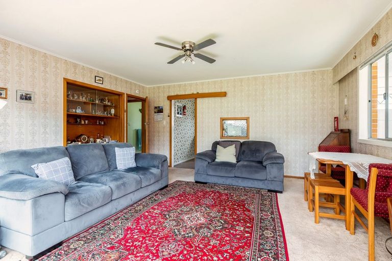 Photo of property in 1/73 Vodanovich Road, Te Atatu South, Auckland, 0610