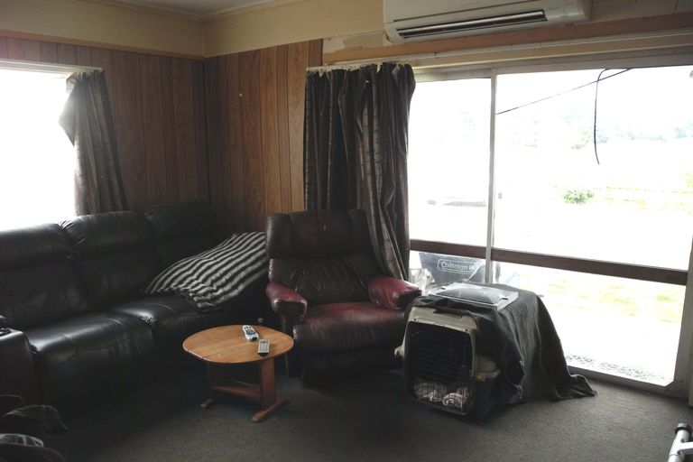 Photo of property in 12 James Street, Waimate, 7980