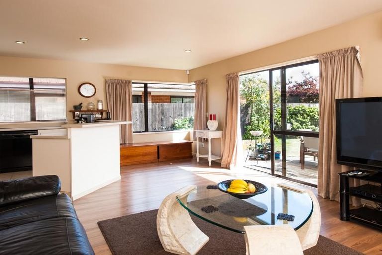 Photo of property in 9 Broadhaven Avenue, Parklands, Christchurch, 8083