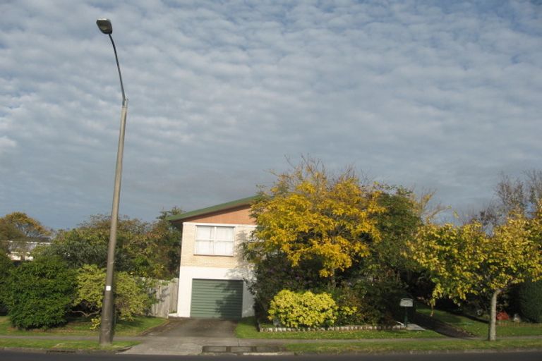 Photo of property in 27 Cascades Road, Pakuranga Heights, Auckland, 2010