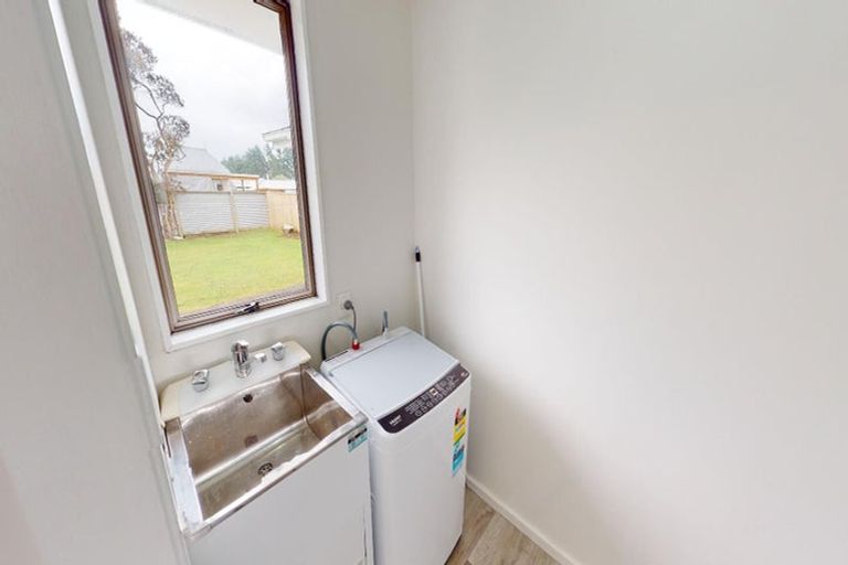 Photo of property in 24 Fergusson Street, Marton, 4710