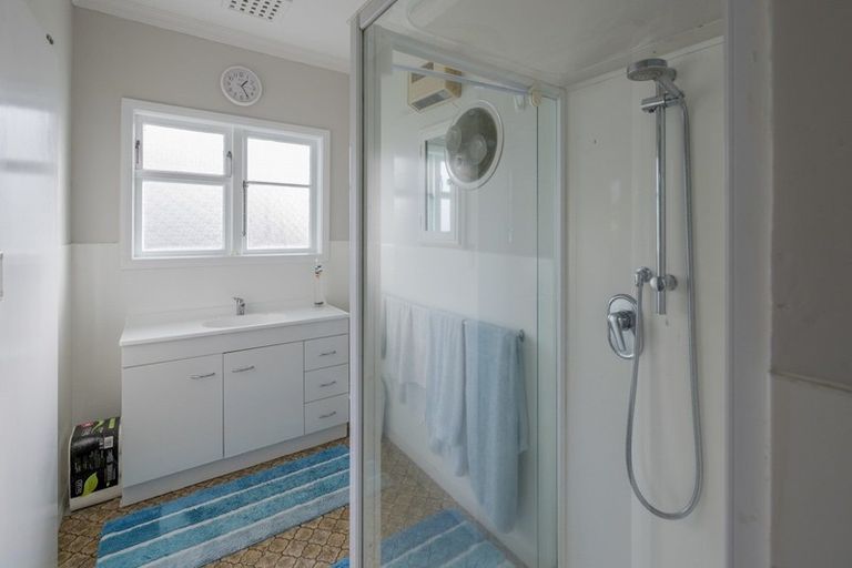 Photo of property in 21 Carlisle Street, Levin, 5510