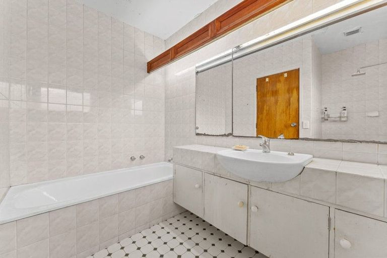 Photo of property in 57 Stanley Avenue, Milford, Auckland, 0620