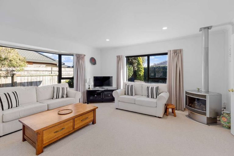 Photo of property in 11 Terry Lane, Paraparaumu Beach, Paraparaumu, 5032
