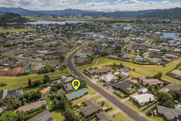 Photo of property in 40 Cholmondeley Crescent, Whitianga, 3510