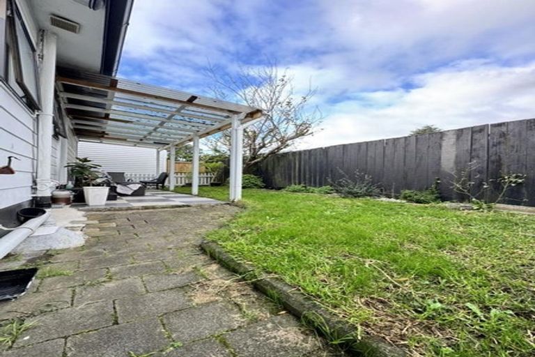 Photo of property in 100 Everglade Drive, Totara Heights, Auckland, 2105