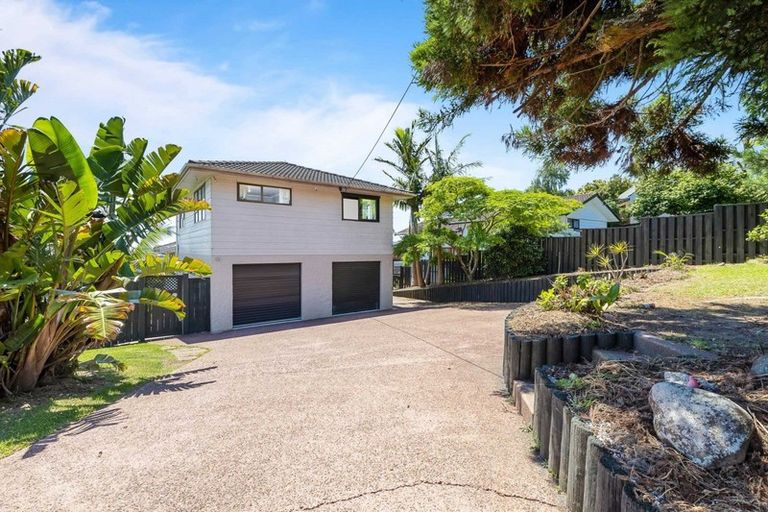 Photo of property in 53 Sunset Road, Totara Vale, Auckland, 0632