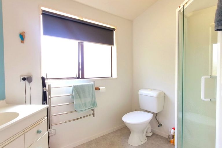 Photo of property in 15 Palmgreen Court, Stanmore Bay, Whangaparaoa, 0932