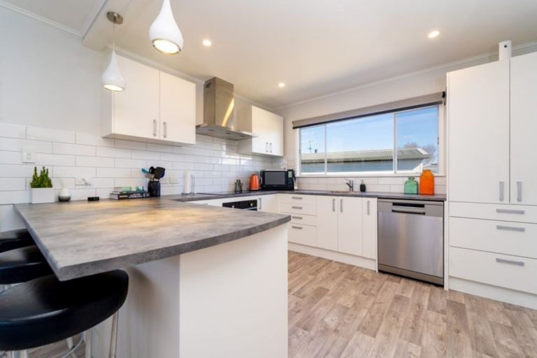 Photo of property in 12 Fairbrother Street, Carterton, 5713