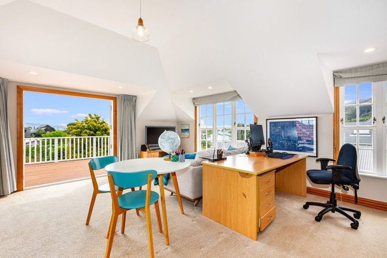 Photo of property in 396 Muritai Road, Eastbourne, Lower Hutt, 5013