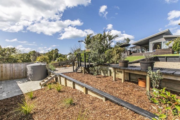 Photo of property in 31 Stillwater Crescent, Stillwater, Silverdale, 0993