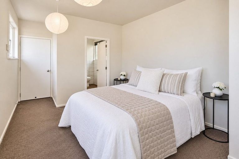 Photo of property in 8 Kiriwai Road, Paremata, Porirua, 5024