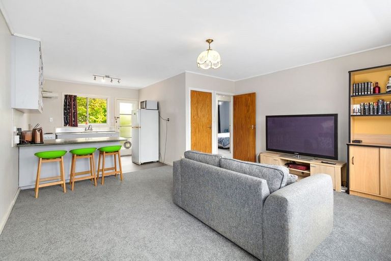 Photo of property in 4/12 Oxford Street, Tawa, Wellington, 5028