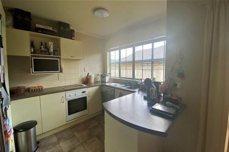 Photo of property in 16 Millington Place, Huntington Park, Auckland, 2013