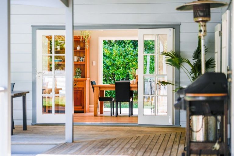 Photo of property in 43 Dale Road, Raumati South, Paraparaumu, 5032